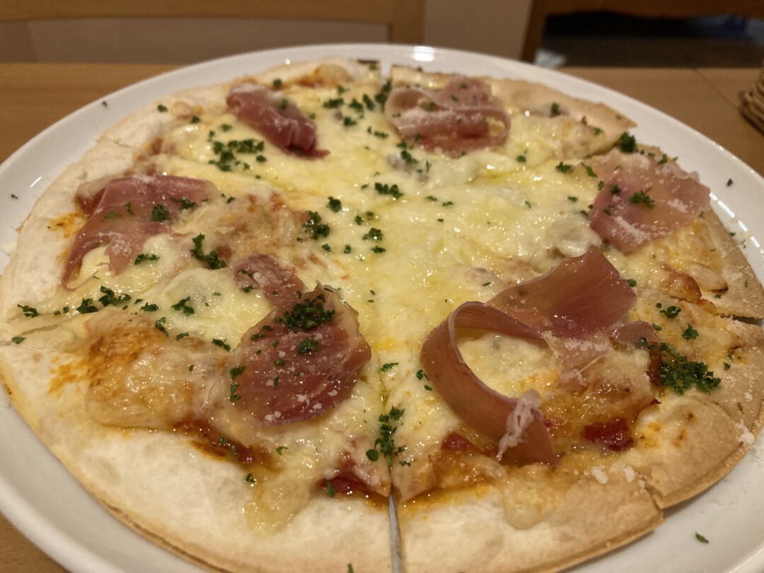 バレーナは別府の馬場にあるイタリアンでピザが特徴的
